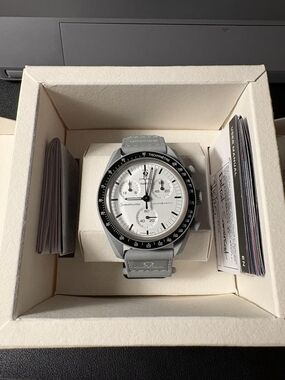 Omega x Swatch 60th anniversary 1965 Moon swatch